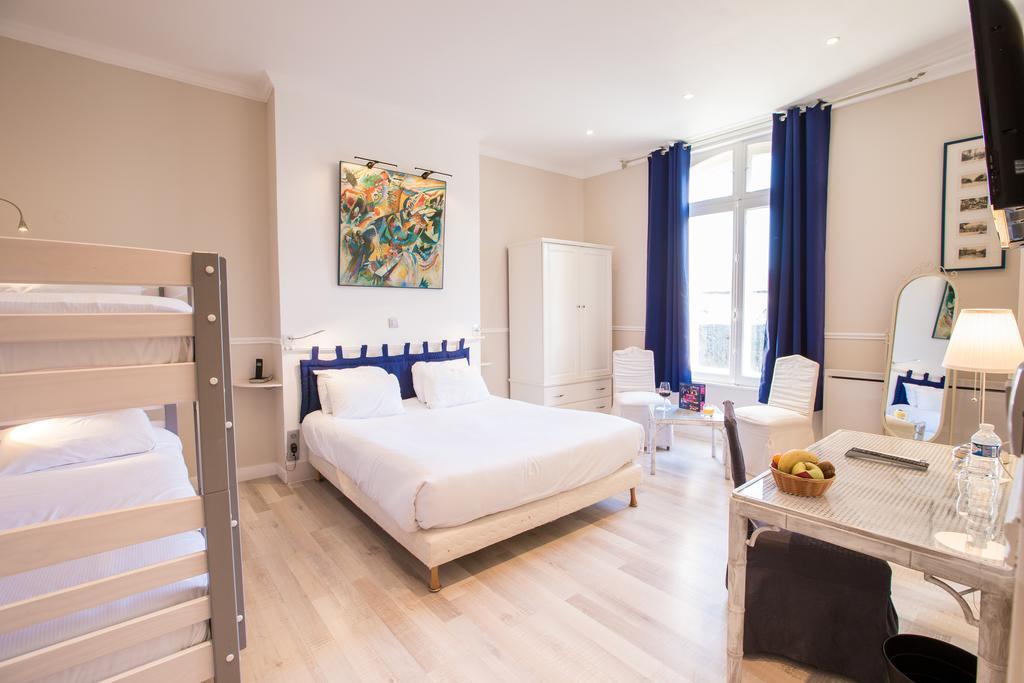 Chenal Hotel Beauvais Esterno foto